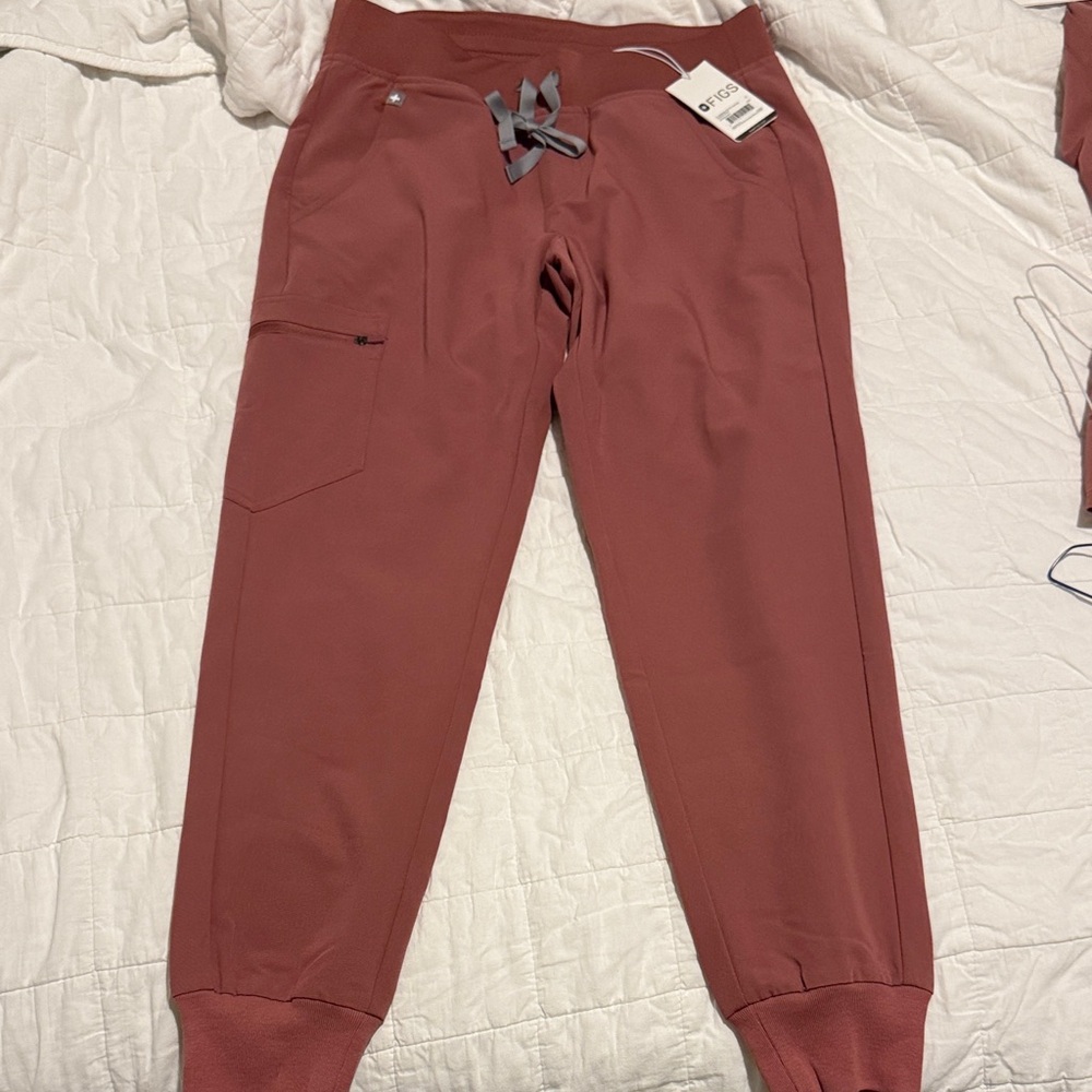 Figs Women's Rust Jogger Pants